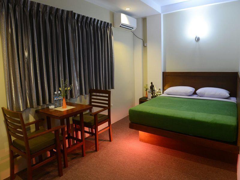 Green Paradise Hotel Yangon Bagian luar foto