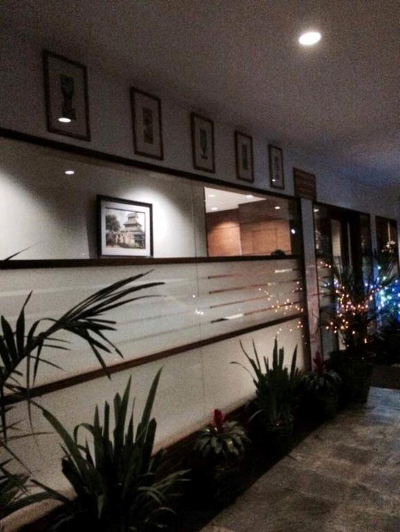 Green Paradise Hotel Yangon Bagian luar foto
