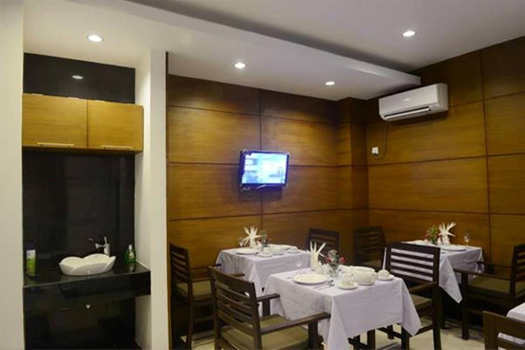 Green Paradise Hotel Yangon Bagian luar foto