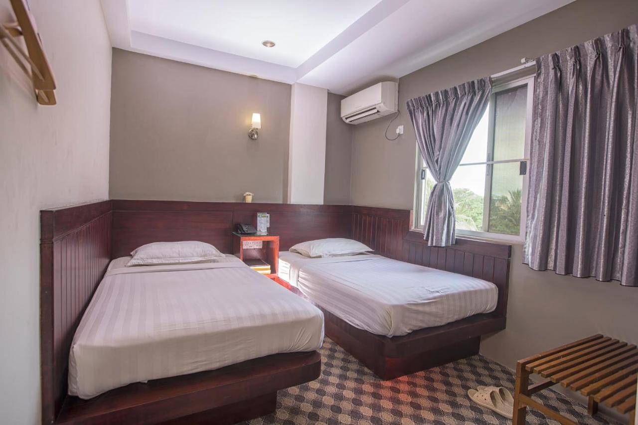 Green Paradise Hotel Yangon Bagian luar foto