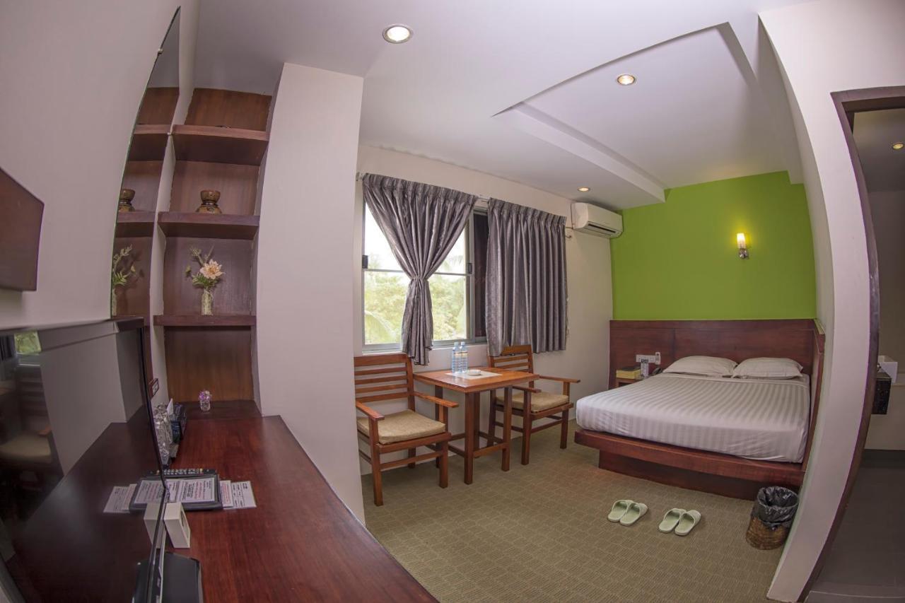 Green Paradise Hotel Yangon Bagian luar foto