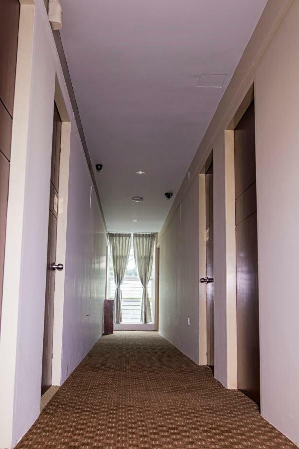 Green Paradise Hotel Yangon Bagian luar foto